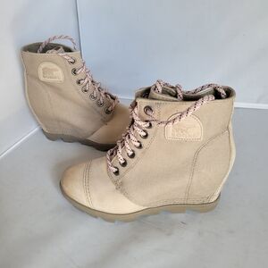Sorel Women’s Joan Of Arctic Wedge Winter Booties Taupe, Size 8.5